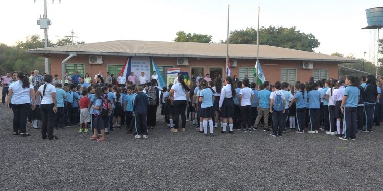 Vuelta a clases con docentes nuevos en el departamento de Boquerón