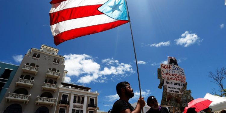 El gobernador de Puerto Rico anuncia su dimisión