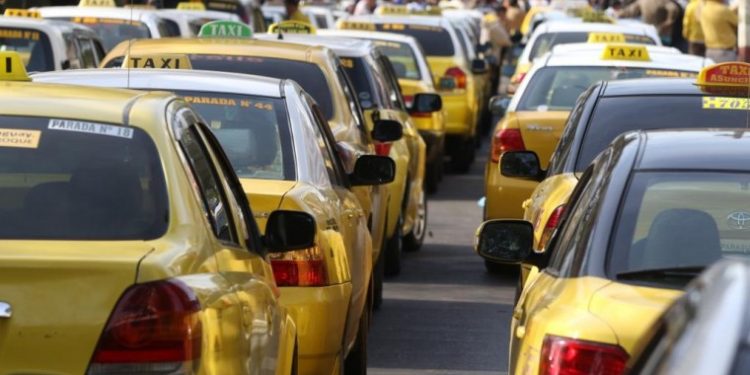 Taxistas llegan a acuerdo con autoridades y levantan protesta