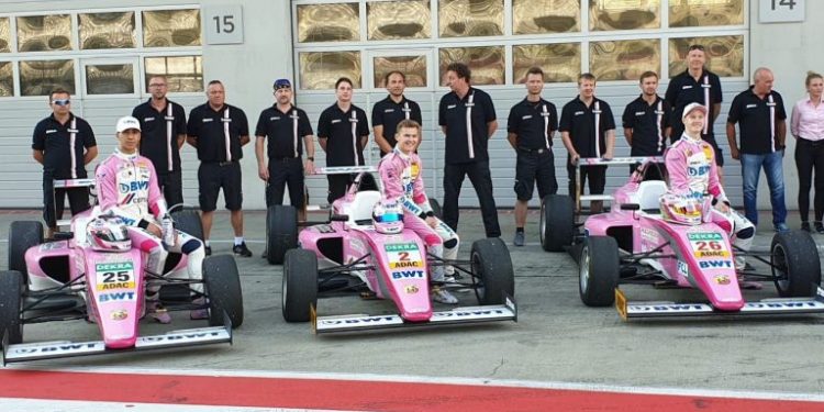 Joshua Duerksen corre en Austria