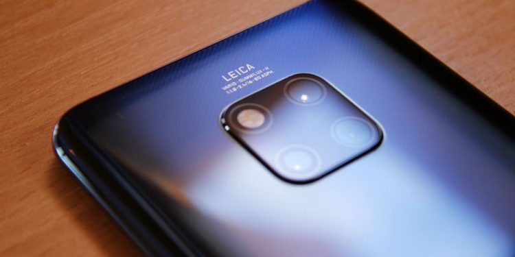 Huawei vende un 23 % más en el primer semestre pese al veto de EEUU