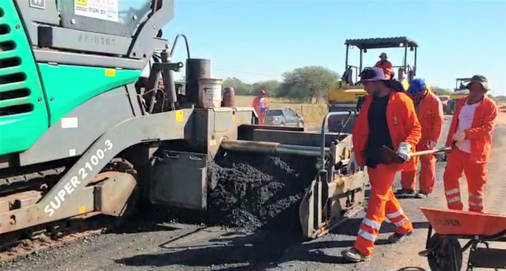 Llegó el primer metro cuadrado de asfaltado al Alto Paraguay