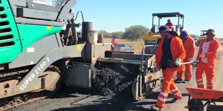 Llegó el primer metro cuadrado de asfaltado al Alto Paraguay