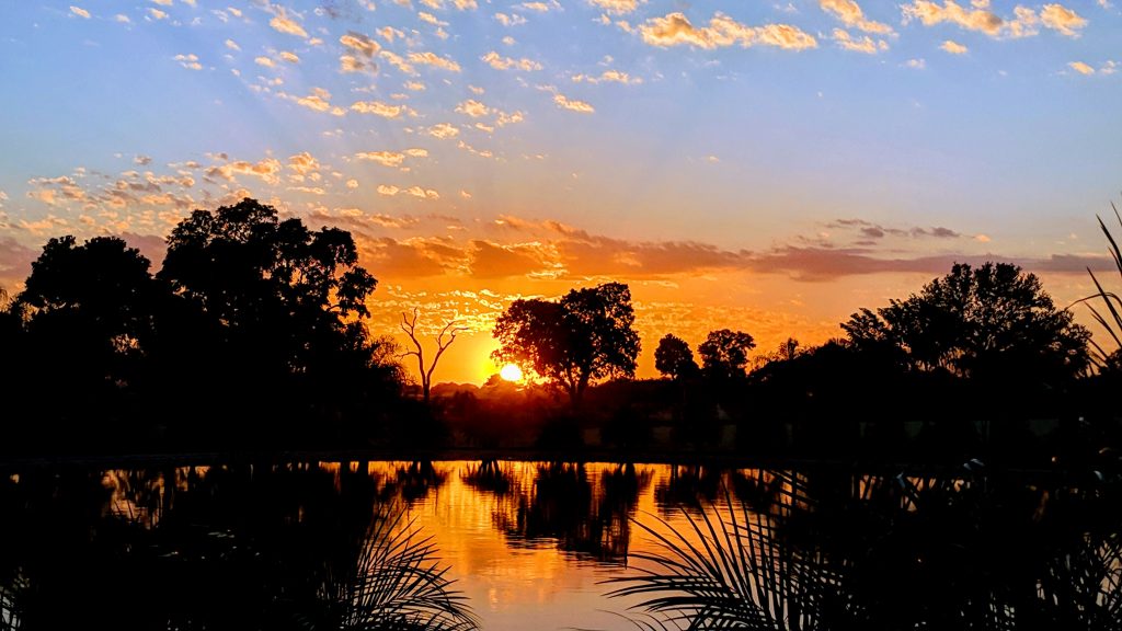 Meteorología pronostica viernes cálido a caluroso