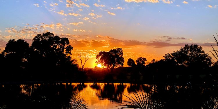 Meteorología pronostica viernes cálido a caluroso