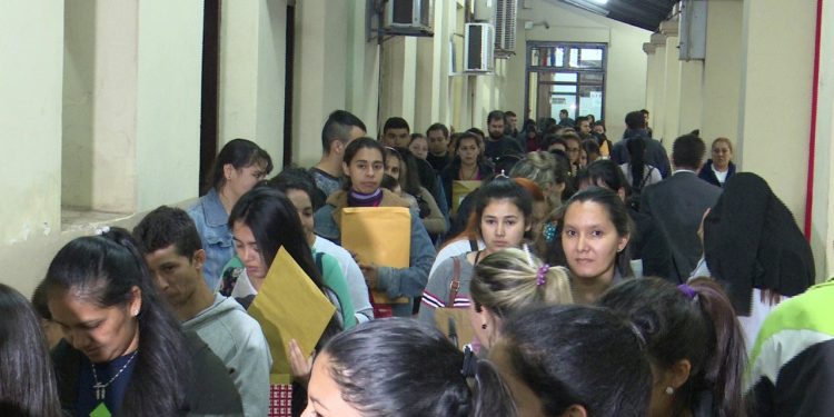 Salud Pública recibe desde hoy carpetas de postulación para cubrir 616 vacancias