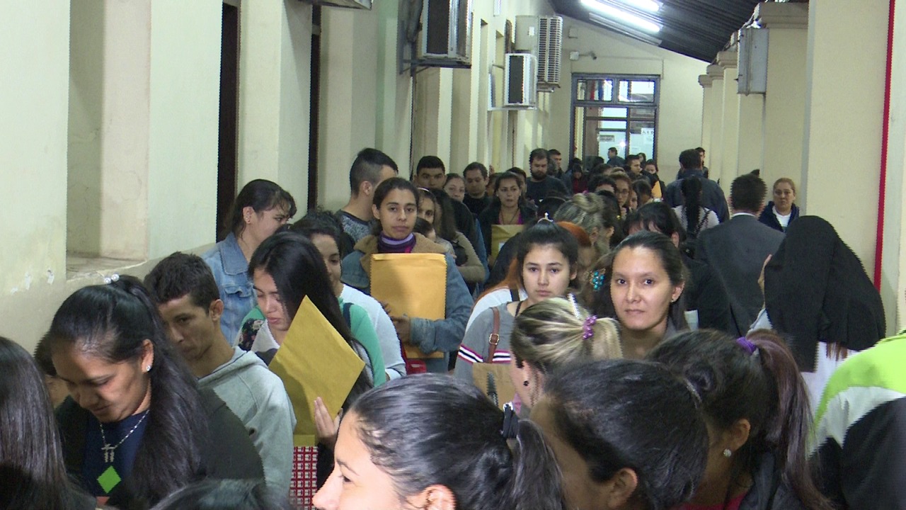 Salud Pública recibe desde hoy carpetas de postulación para cubrir 616 vacancias