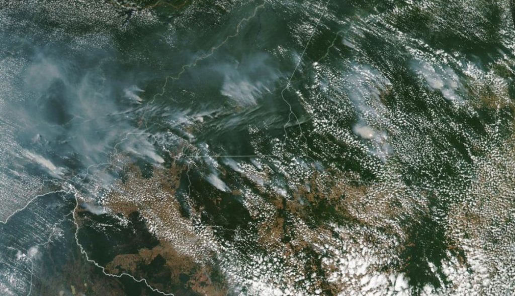 La NASA alerta que el humo de los incendios en la Amazonía se extienden en Brasil
