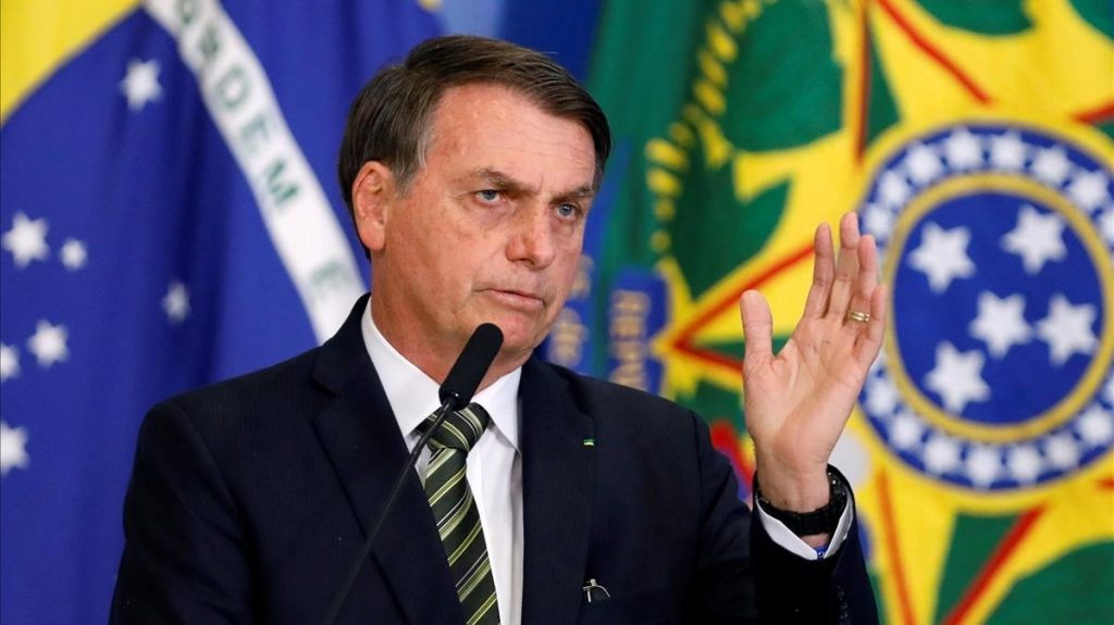 Bolsonaro alerta a militares sobre «guerra de información» con Amazonía