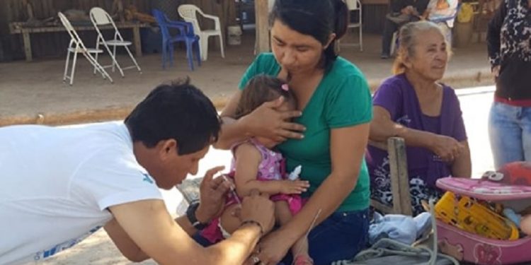 Equipo De Salud Pública Vence Obstáculos Para Asistir A Comunidad De Alto Paraguay