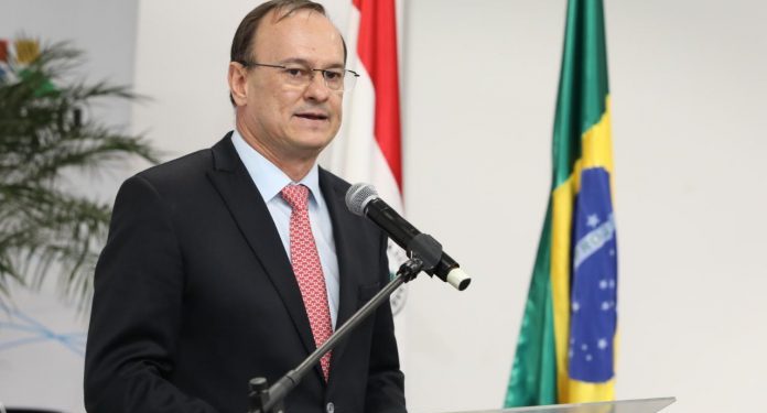 Caso acta bilateral: Renuncia director técnico de Itaipú