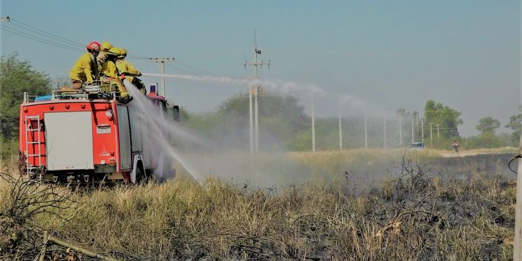 Entre humos y fuego, bomberos de Filadelfia «celebran» su día