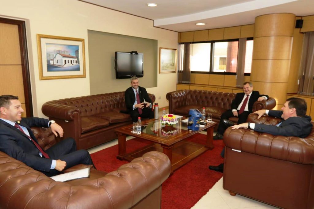 Inicia Cumbre de Poderes para abordar realidad del país