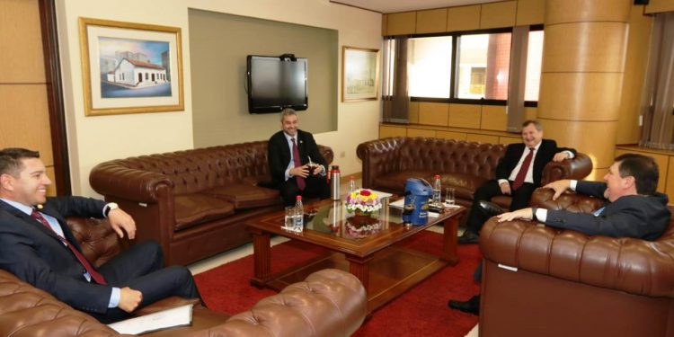 Inicia Cumbre de Poderes para abordar realidad del país