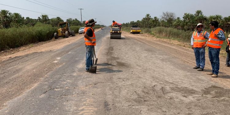 Continúan trabajos de bacheo profundo de la Transchaco Continúan trabajos de bacheo profundo de la Transchaco