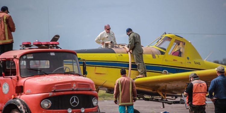 Gestionan más helicópteros y avión para hacer frente a incendios