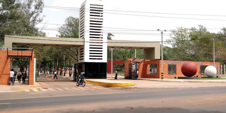 UNA cumple 130 años en medio de paros y protestas