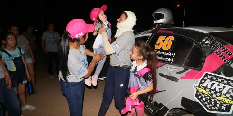 Las mujeres siguen en la lucha: Lafarja y Flores van por la última etapa del Rally