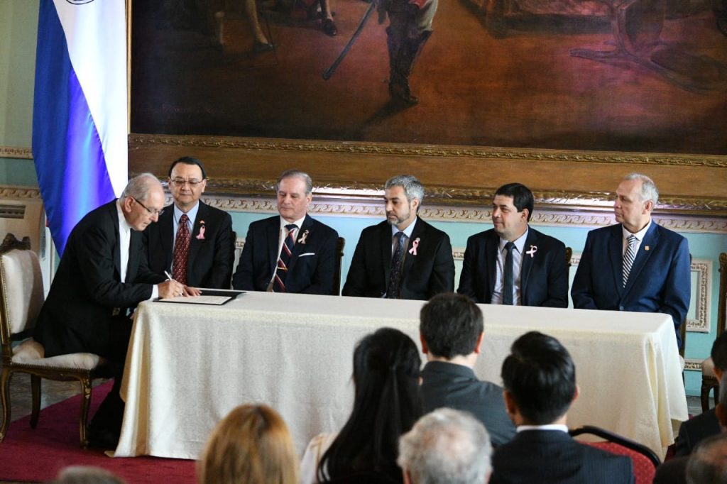 Con 1.800 casas buscan dar solución definitiva a bañadenses en Asunción