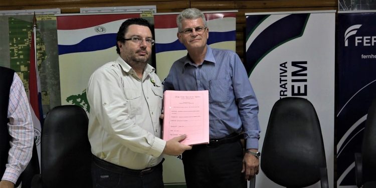 Cooperativa Fernheim entregó más titulación de lotes a municipalidad Cooperativa Fernheim entregó más titulación de lotes a municipalidad