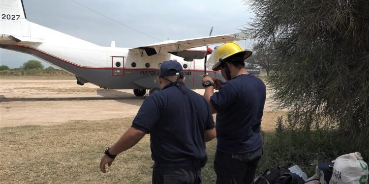 Llegó la lluvia: bomberos regresan a casa, ya no hay focos de incendio Llegó la lluvia: bomberos regresan a casa, ya no hay focos de incendio