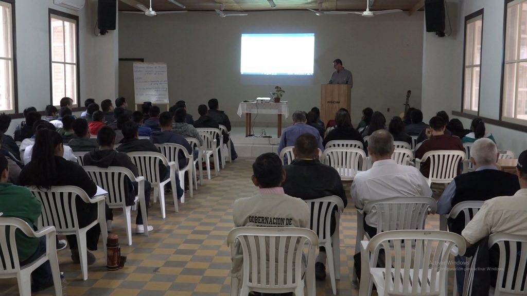 Preparan a jóvenes indígenas para las ofertas universitarias y laborales Preparan a jóvenes indígenas para las ofertas universitarias y laborales