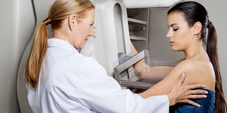 Trabajadoras tienen derecho a permiso remunerado para hacerse mamografía
