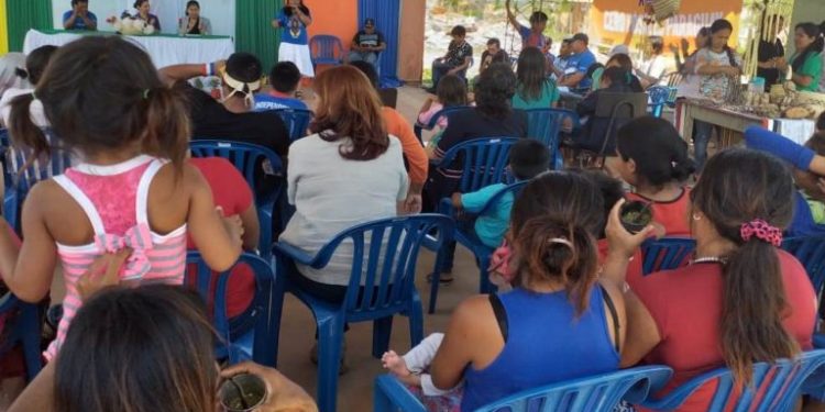 Derechos y libertad indígena, brindan conversatorio informativo