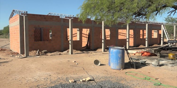 Urgen terminación de aulas en escuela indígena de Neuland