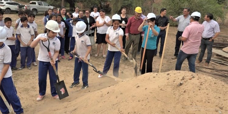 Inició construcción de aulas, baños y comedor en el Colegio Departamental Inició construcción de aulas, baños y comedor en el Colegio Departamental
