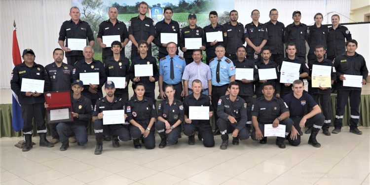 Bomberos agradecen reconocimiento y solicitan mayor apoyo del Estado Bomberos agradecen reconocimiento y solicitan mayor apoyo del Estado