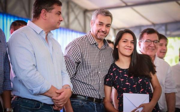 Casi 1.000 jóvenes recibieron aportes para seguir estudios universitarios