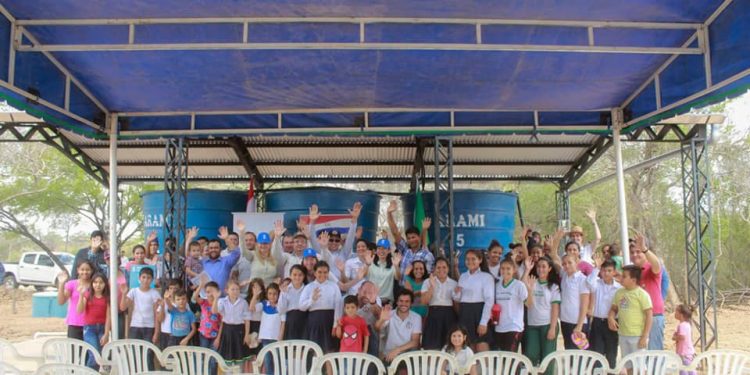 Inauguran sistema de distribuición de agua potable en Teniente Martínez