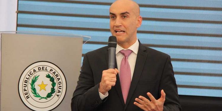 Ministro ve con preocupación decisiones sobre PGN Salud 2020