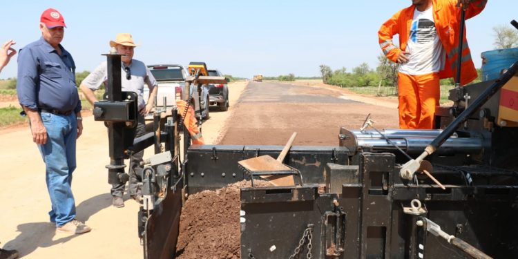 Ministro recorrió obradores de Lote 5, 6 y 8 de la Ruta Transchaco
