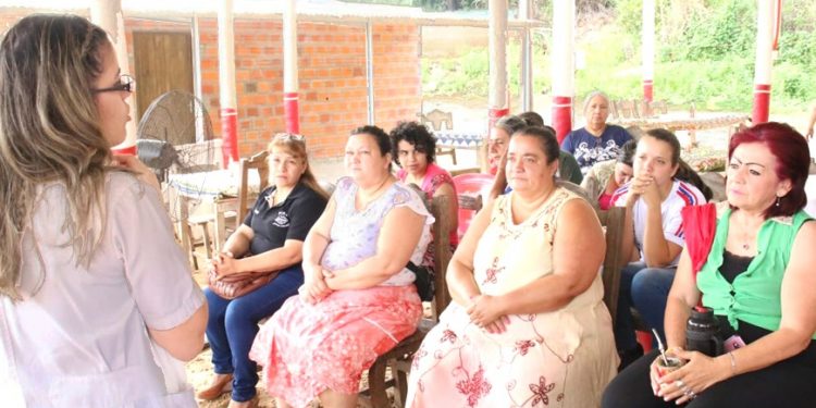 Cocineras de Puerto Remanso acceden a capacitación en alimentos Cocineras de Puerto Remanso acceden a capacitación en alimentos