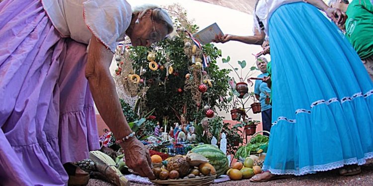 Entre pesebres y villancicos adultos mayores esperan visita en esta Navidad Entre pesebres y villancicos adultos mayores esperan visita en esta Navidad