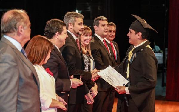 Unos 261 jóvenes egresan de tecnicaturas superiores del MTESS