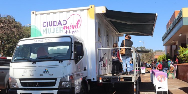 Ciudad Mujer Móvil atendió este año a 13 departamentos y llegará a Boquerón