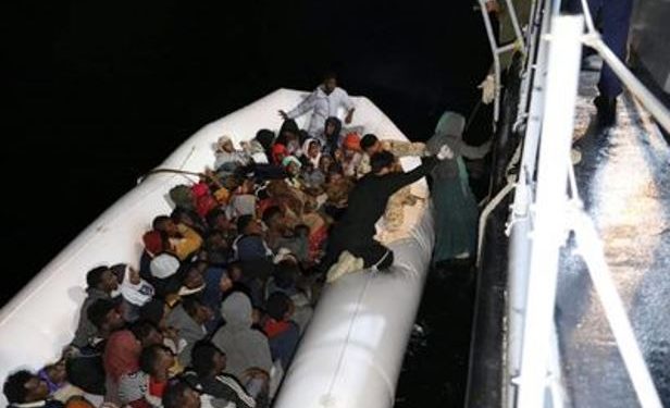 Unos 300 migrantes rescatados en costas españolas en Navidad