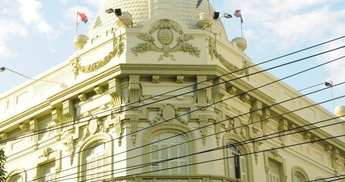 Unas 538.000 personas cobrarán salarios, haberes y aguinaldo este viernes Unas 538.000 personas cobrarán salarios, haberes y aguinaldo este viernes