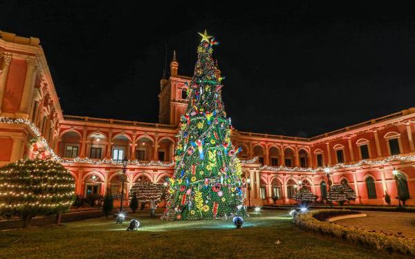 Abdo suspende compra de regalos a fin de racionalizar gasto público