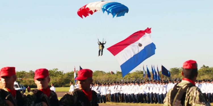Celebran el Día de la Fuerza Aérea Paraguaya