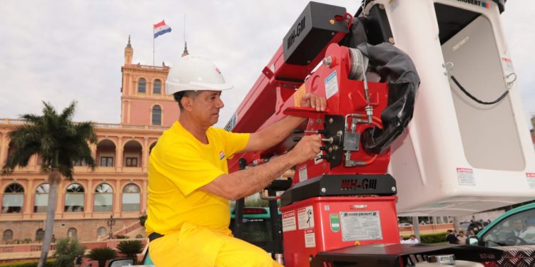 ANDE suma nuevos vehículos para mejorar atención de reclamos