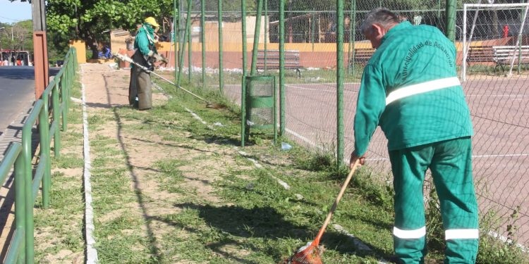 Ministro llama a unirse a mingas contra el dengue