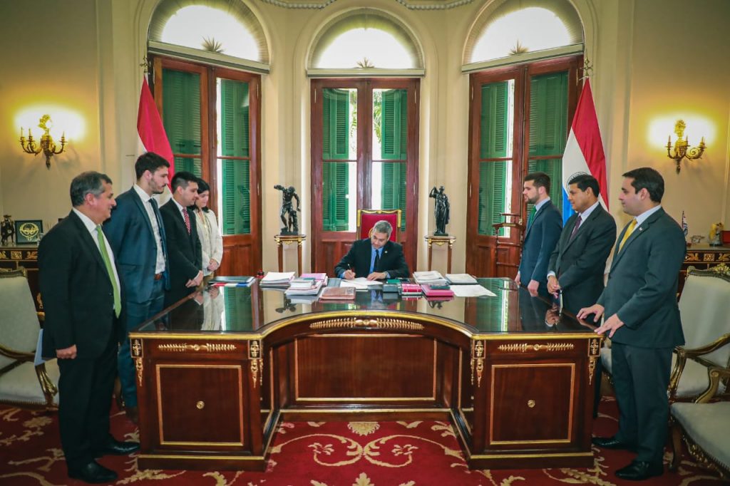 Ejecutivo autoriza formalizar empresas en apenas 72 horas