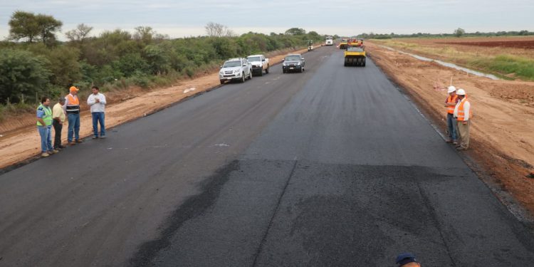 Ruta Bioceánica: Tramo Loma Plata registra 75% de avance y culminará en febrero