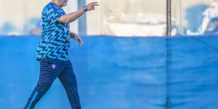 Chiqui Arce: «Que la gente llene la cancha, lo demás ya depende de nosotros»