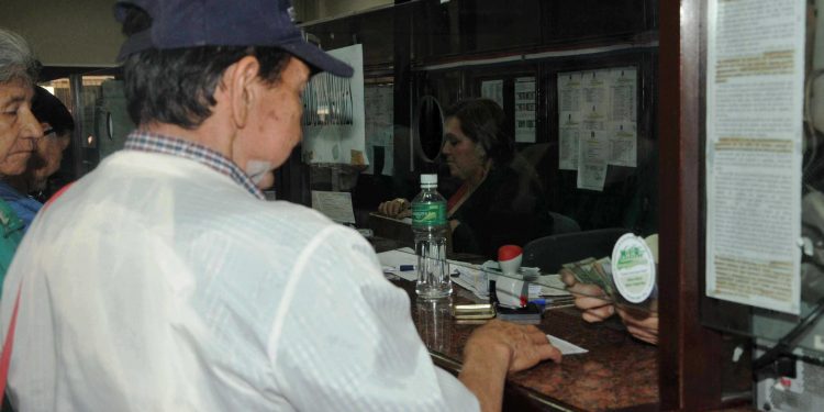 IPS hace reajuste para que jubilados cobren el 50% del salario mínimo desde febrero IPS hace reajuste para que jubilados cobren el 50% del salario mínimo desde febrero