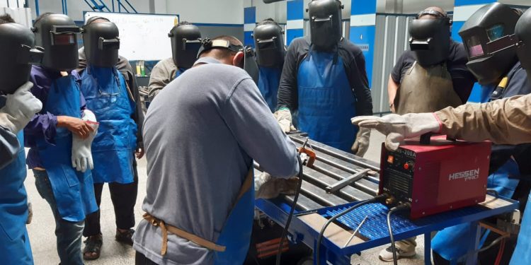 Ofrecen curso de soldadura en Filadelfia y Loma Plata